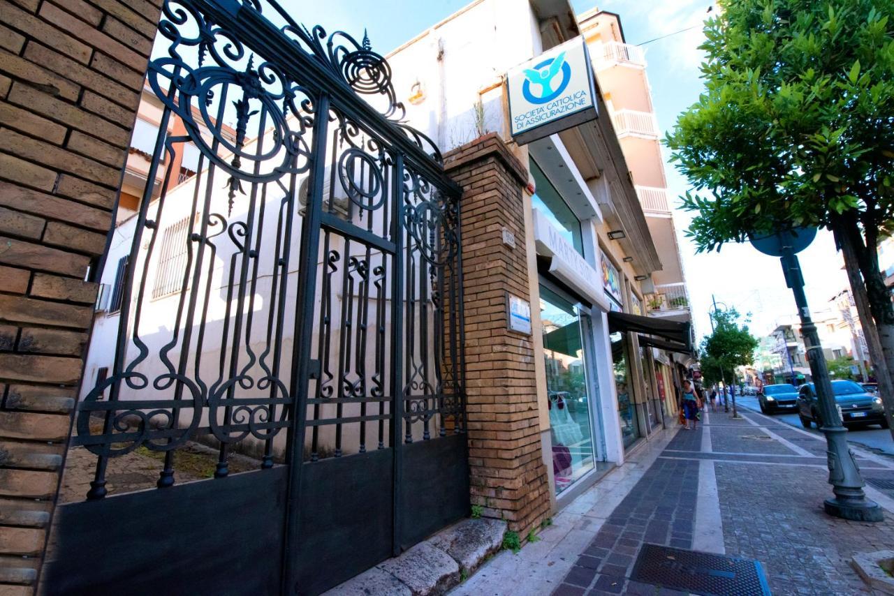 Domus Marti Hotel Formia Kültér fotó